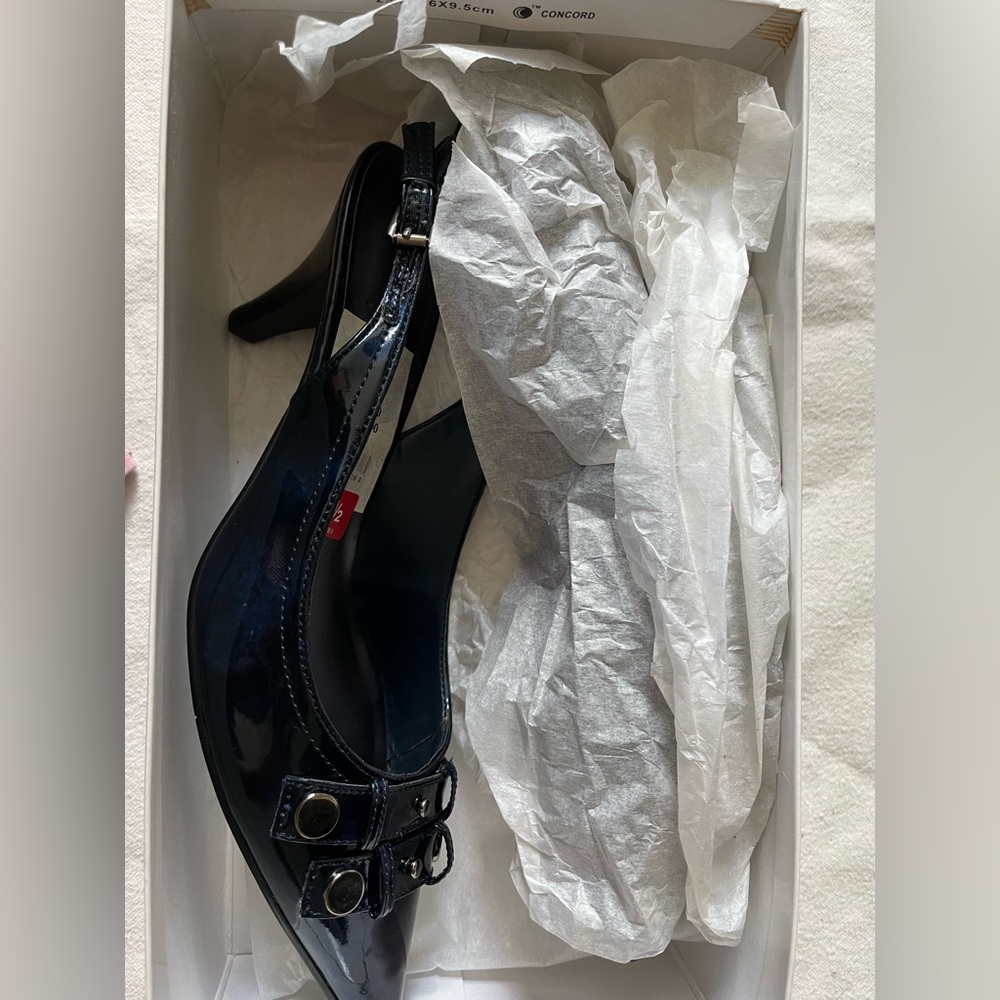 Nine West Navy and Black Strappy Heels